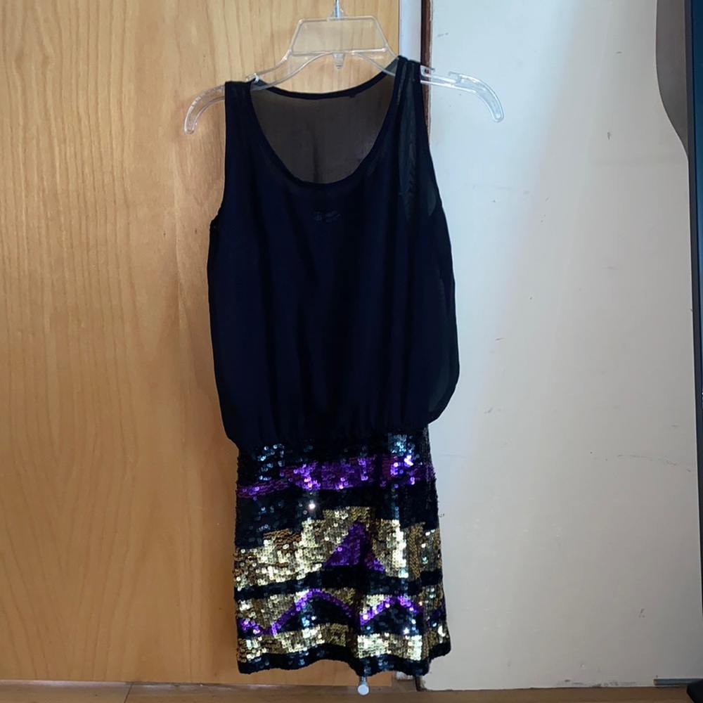 Flowers by Zoe dresssequin detailing and FREE GIFT